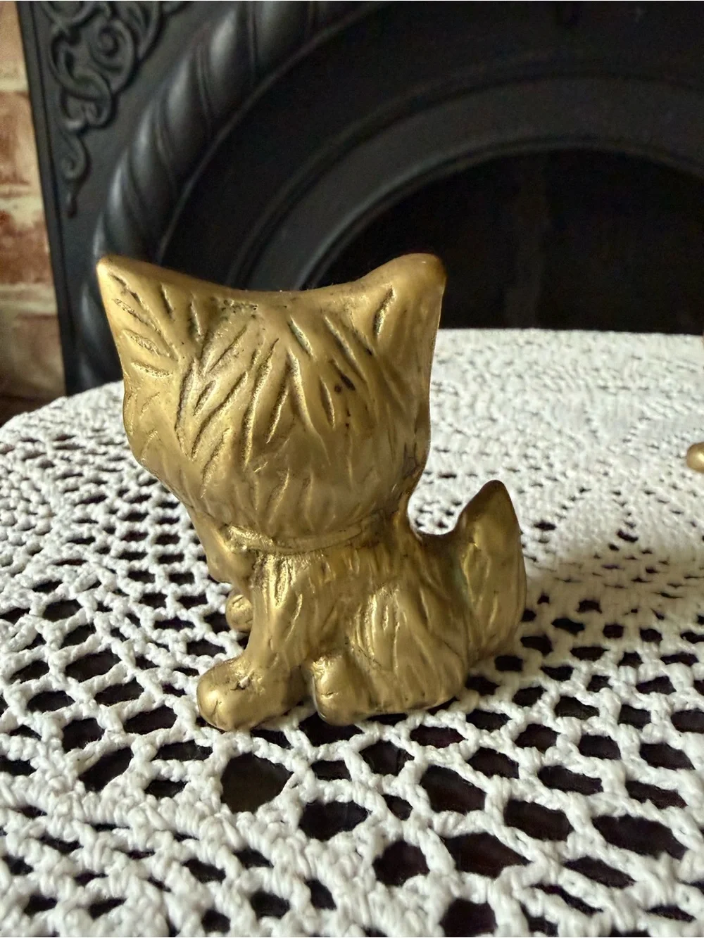 Vintage Brass Cat Figurine Pair - Decorative Pet Accents